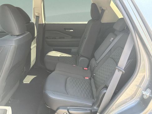 Used 2022 Nissan Pathfinder SV w/ SV Black Package FWD image 19