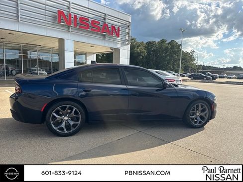 Used 2016 Dodge Charger SXT w/ Rallye Group RWD image 5