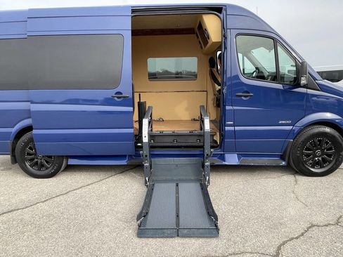 Used 2014 Mercedes-Benz Sprinter 2500 image 13