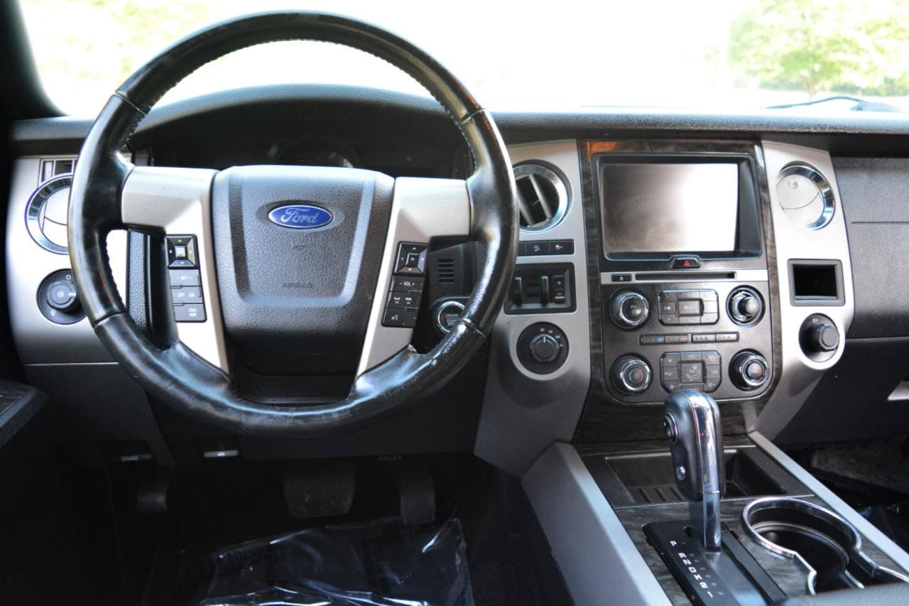 Used 2015 Ford Expedition Limited w/ Equipment Group 301A AWD/4WD image 24