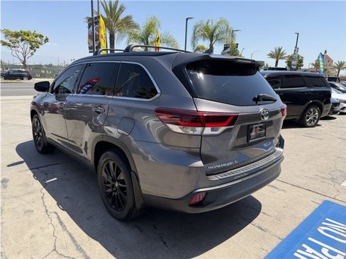 Used 2019 Toyota Highlander SE FWD image 55