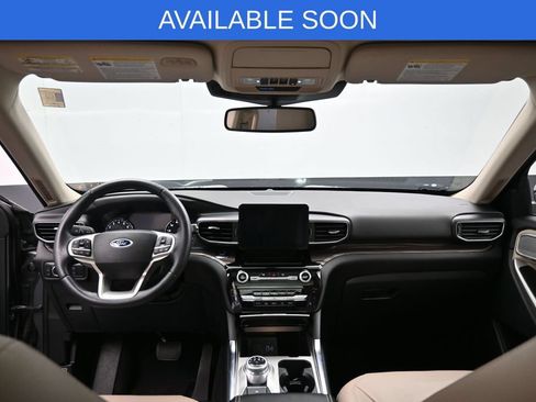 Used 2022 Ford Explorer Limited w/ Equipment Group 301A AWD/4WD image 29