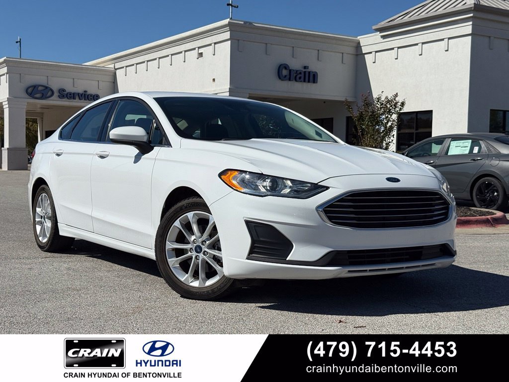 Used 2020 Ford Fusion SE FWD image 1