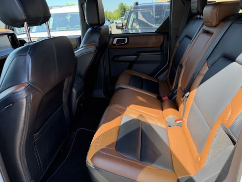 Used 2024 Ford Bronco Outer Banks AWD/4WD image 10