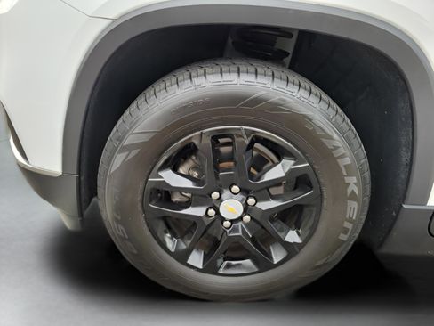 Used 2021 Chevrolet Traverse LT image 20