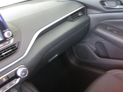 Used 2025 Nissan Altima 2.5 S FWD image 19