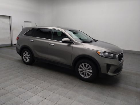 Used 2019 Kia Sorento LX image 11