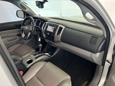 Used 2013 Toyota Tacoma 4x4 Double Cab w/ TRD Sport Pkg image 22