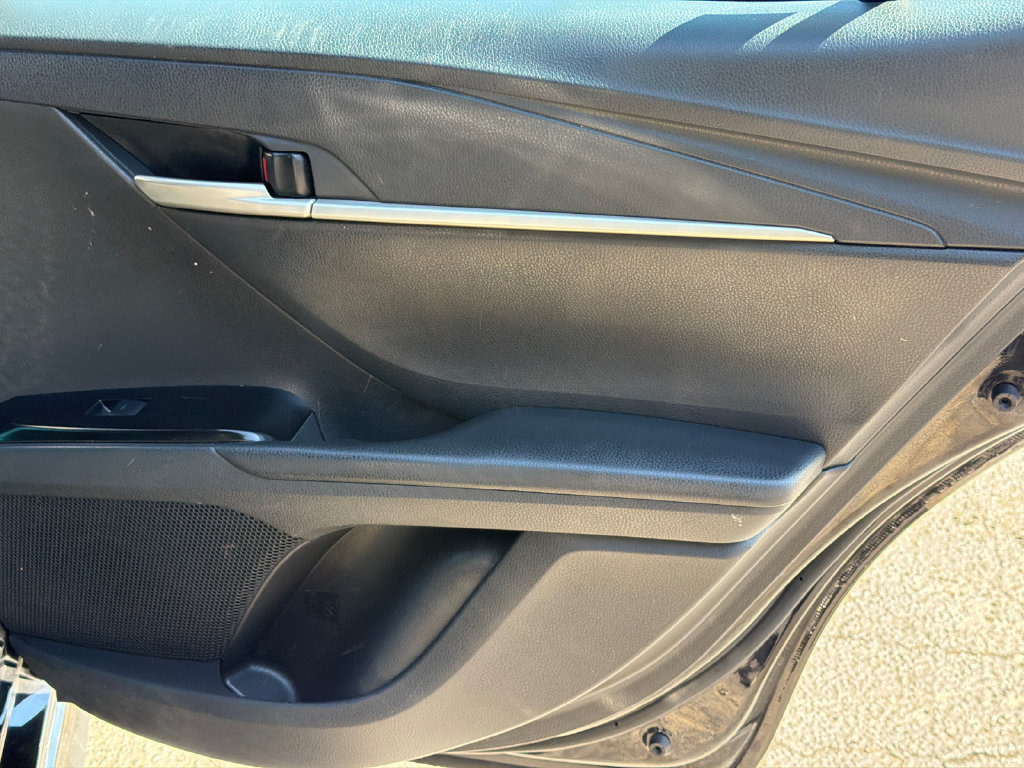 Used 2025 Toyota Camry SE w/ Convenience Package FWD image 19