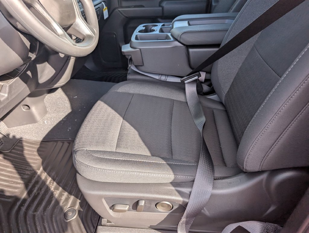 New 2026 Chevrolet Silverado 2500 Custom w/ Custom Value Package AWD/4WD image 18