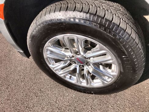 Used 2023 GMC Yukon SLT image 10