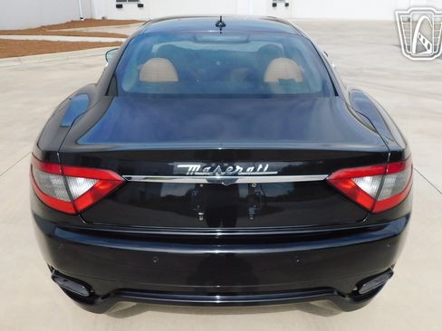 Used 2014 Maserati GranTurismo Coupe RWD image 22