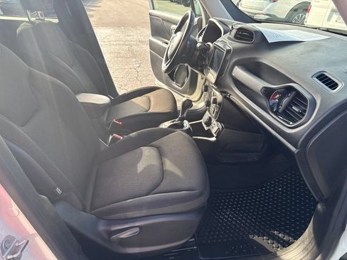 Used 2020 Jeep Renegade Altitude AWD/4WD image 31