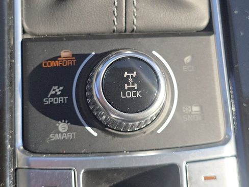 Used 2025 Kia Telluride AWD image 32