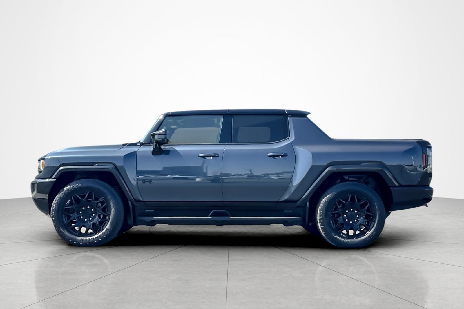 Used 2026 GMC Hummer EV 4x4 Crew Cab w/ LPO, Dark Essentials Package image 2