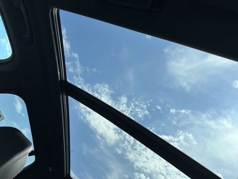 Used 2024 BMW X5 xDrive40i w/ Premium Package image 38