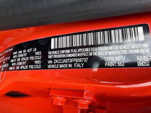 Used 2015 Jeep Renegade Latitude FWD image 33