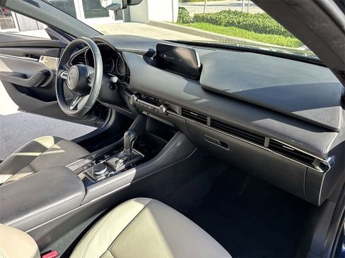 Used 2019 MAZDA MAZDA3 Hatchback w/ Preferred Package image 33