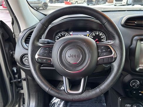 Used 2022 Jeep Renegade Latitude w/ Convenience Group image 16