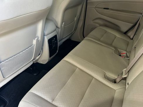 Used 2022 Jeep Grand Cherokee Laredo E RWD image 12