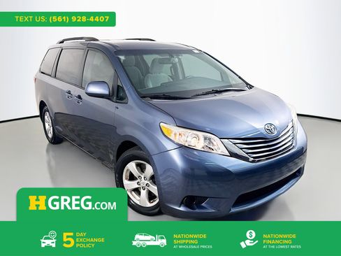 Used 2017 Toyota Sienna LE FWD image 1