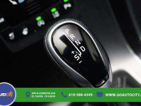 Used 2017 Volvo XC60 T6 R-Design w/ Climate Package AWD/4WD image 22