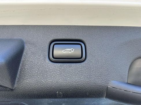 Used 2023 Kia Sportage SX image 9