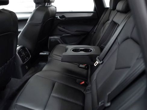 Certified 2026 Porsche Macan AWD/4WD image 35
