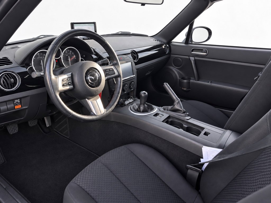 Used 2007 MAZDA MX-5 Miata Touring w/ Suspension Pkg RWD image 11