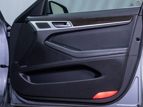 Used 2015 Hyundai Genesis 3.8 w/ Option Group 02 image 9