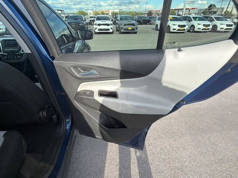 Used 2022 Chevrolet Equinox LS AWD/4WD image 23