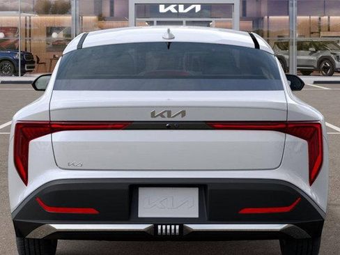 New 2025 Kia K4 LXS image 13