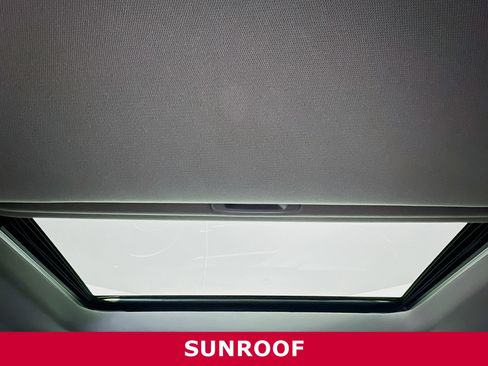 Used 2022 GMC Sierra 1500 SLT w/ SLT Premium Plus Package image 26