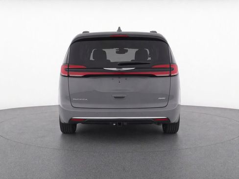 Used 2022 Chrysler Pacifica Pinnacle AWD/4WD image 8