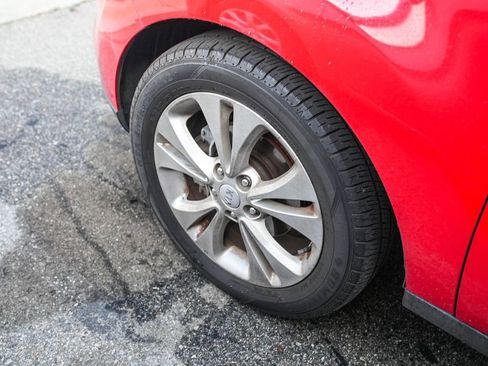 Used 2016 Kia Soul + image 10