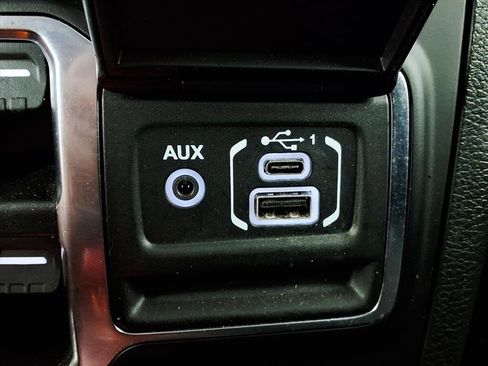 Used 2022 Jeep Gladiator Sport image 23