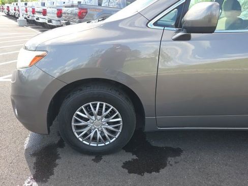 Used 2014 Nissan Quest S image 10