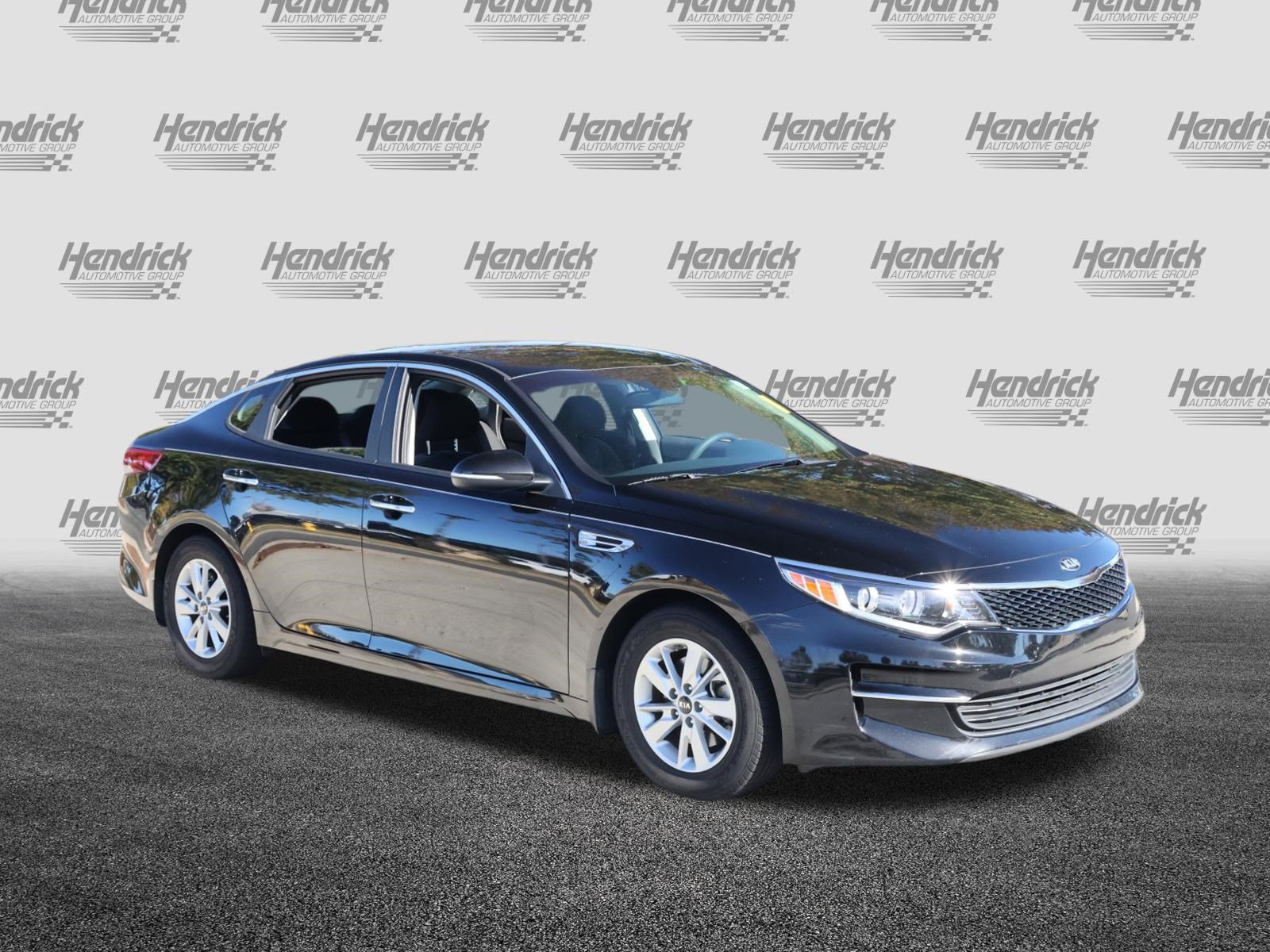 Used 2017 Kia Optima LX FWD image 2