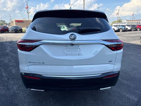 Used 2020 Buick Enclave Essence w/ Sport Touring Edition FWD image 4