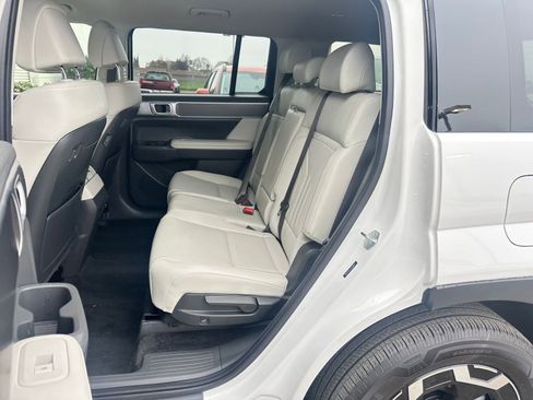 Used 2025 Hyundai Santa Fe SEL image 38