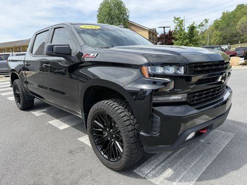 Used 2021 Chevrolet Silverado 1500 LT Trail Boss image 3