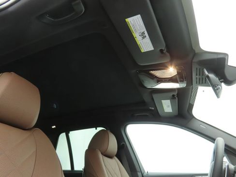 Used 2026 BMW X5 xDrive50e w/ Executive Package image 19
