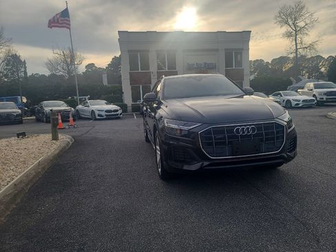 Used 2019 Audi Q8 Premium image 1