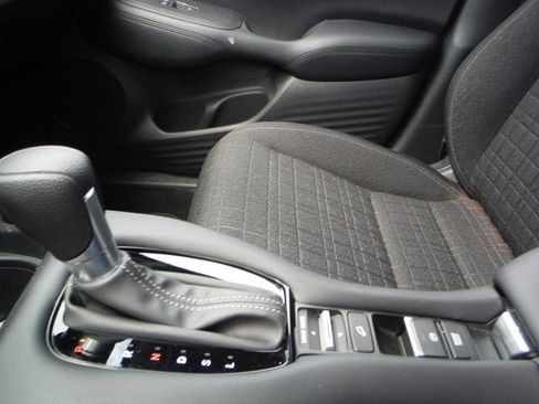 Used 2024 Honda HR-V LX image 11