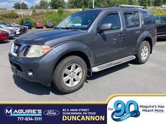 Used 2011 Nissan Pathfinder SV image 1