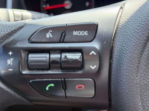 Used 2018 Kia Sorento FWD image 16
