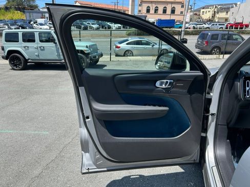 Used 2023 Volvo C40 P8 Recharge Ultimate AWD/4WD image 10