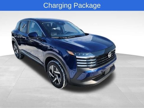 Certified 2025 Nissan Kicks SV w/ Charging Package image 5