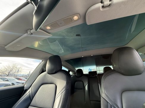 Used 2018 Tesla Model 3 Long Range image 17