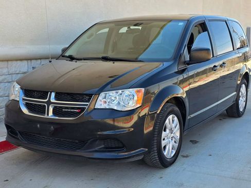 Used 2018 Dodge Grand Caravan SE image 8